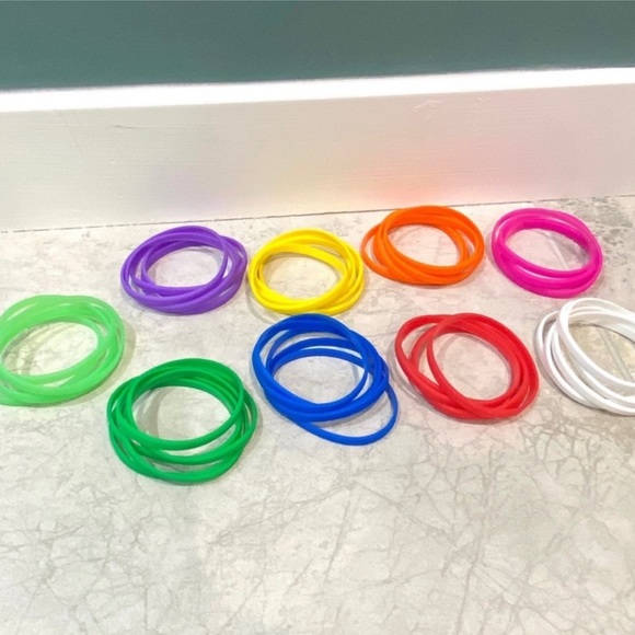 Bright YELLOW 5pc Rubber Gummy Bracelets Silicone Jelly Wristbands 80s retro set - Picture 8 of 8